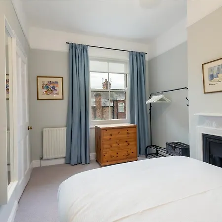 18 Hambleton Terrace * York